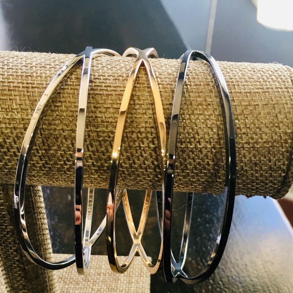 Bracelets - Picture 2 of 3